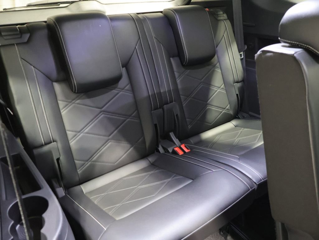 Used 2024 Volkswagen Atlas SE image 21