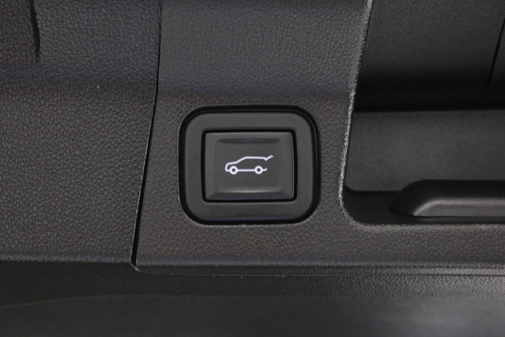 Used 2022 GMC Acadia SLE w/ Driver Convenience Package FWD image 18