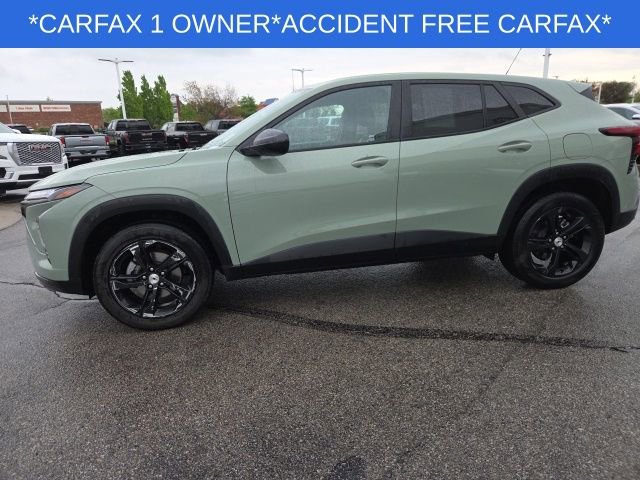 Used 2024 Chevrolet Trax RS w/ Sunroof Package FWD image 11