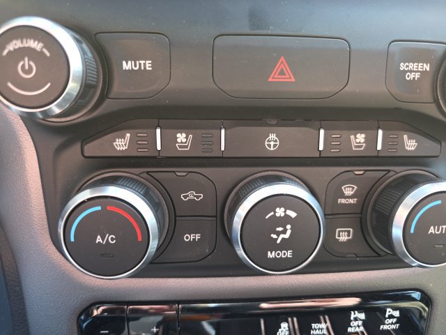 Used 2020 RAM 1500 Laramie w/ Sport Appearance Package AWD/4WD image 19