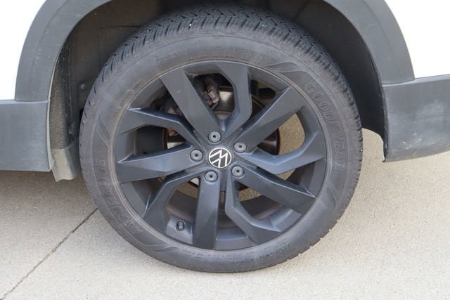 Used 2022 Volkswagen Taos SE FWD image 26