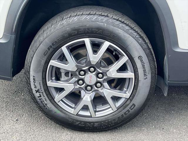 Used 2022 GMC Acadia SLT AWD/4WD image 8