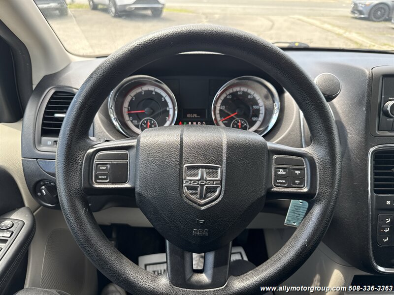 Used 2015 Dodge Grand Caravan American Value Package FWD image 19