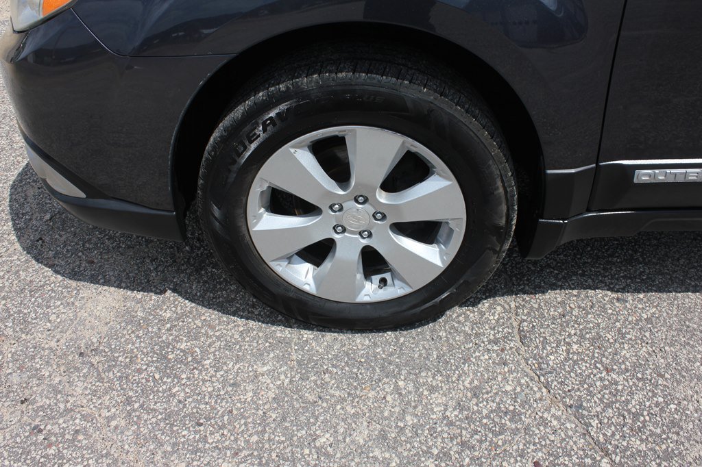 Used 2011 Subaru Outback 2.5i Limited AWD/4WD image 54