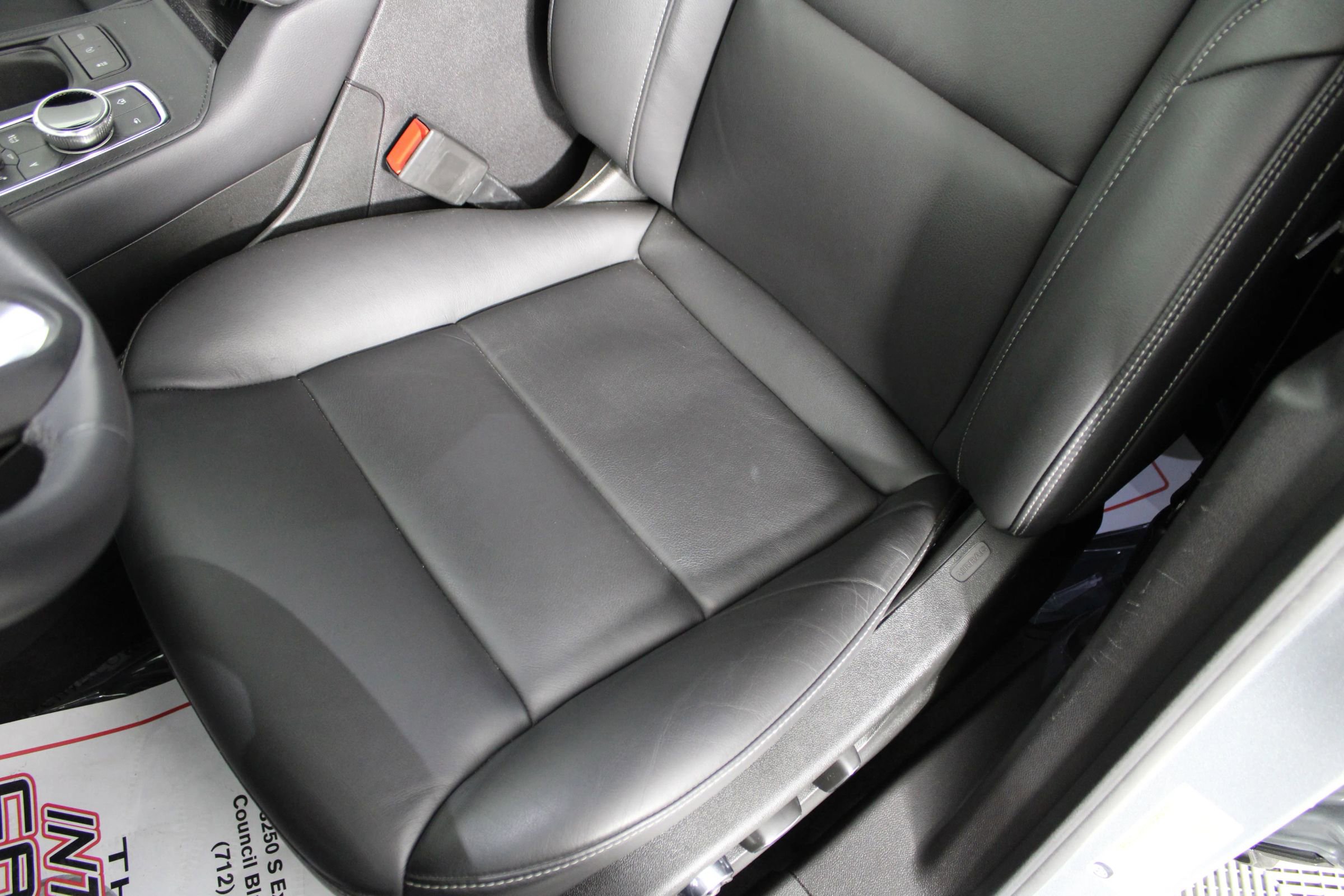 Used 2024 Cadillac XT4 Premium Luxury image 36