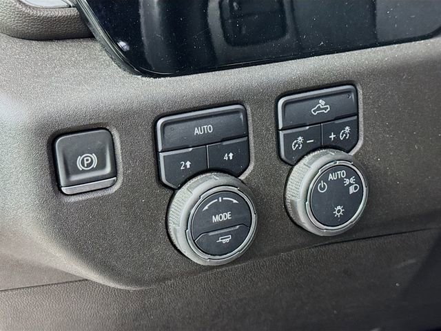 Used 2025 Chevrolet Silverado 1500 LT image 10
