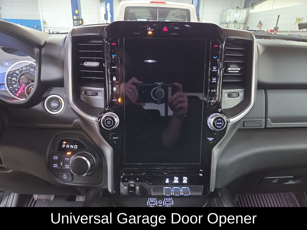 New 2026 RAM 1500 4x4 Crew Cab image 17