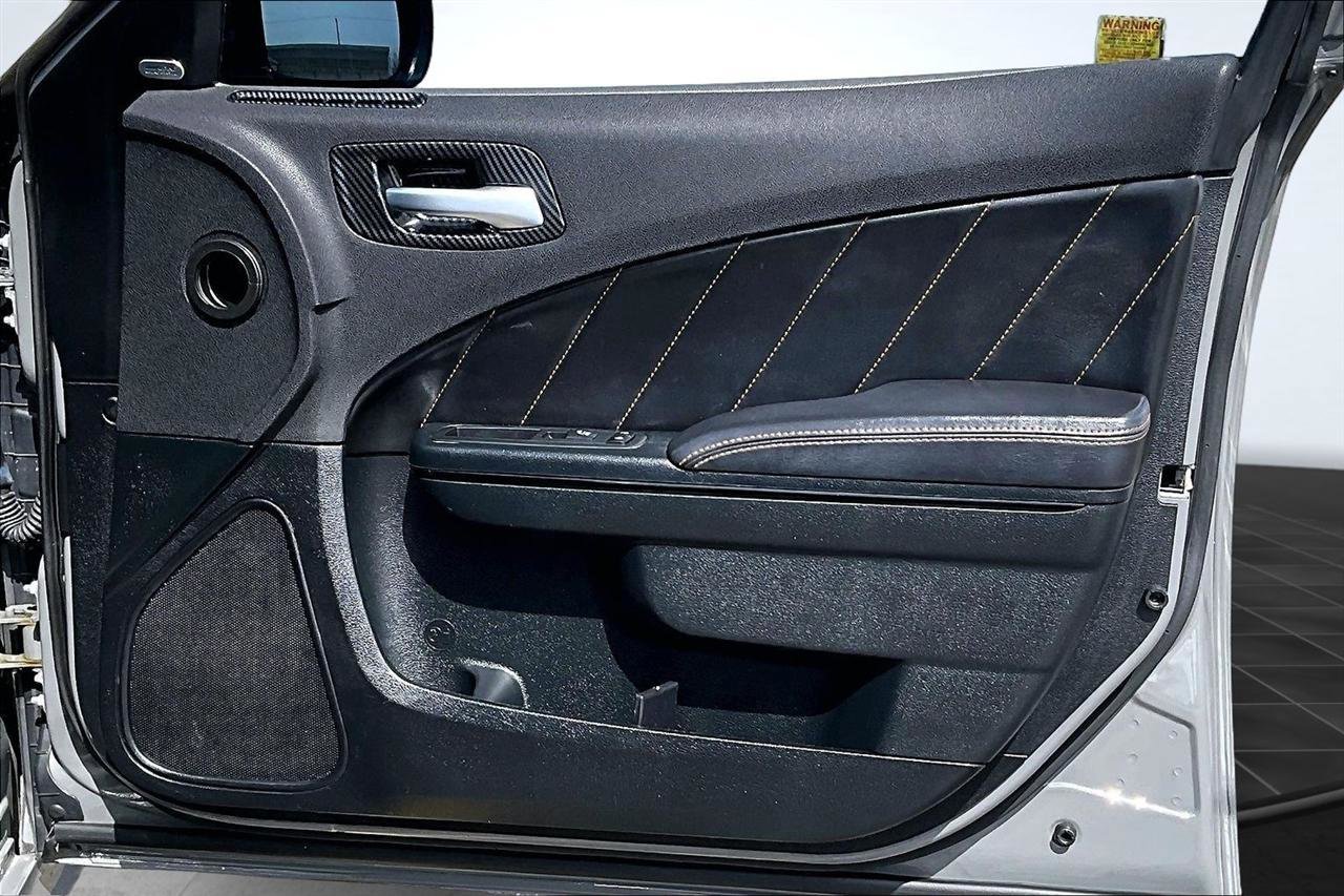 Used 2018 Dodge Charger R/T image 28