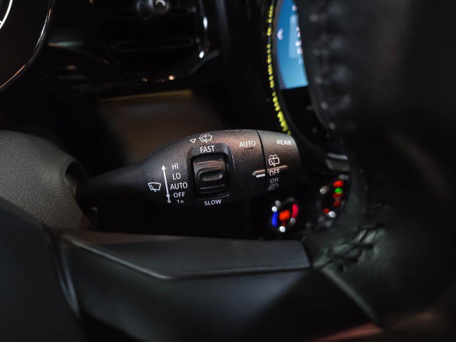 Used 2023 MINI Cooper 2-Door Hardtop image 22