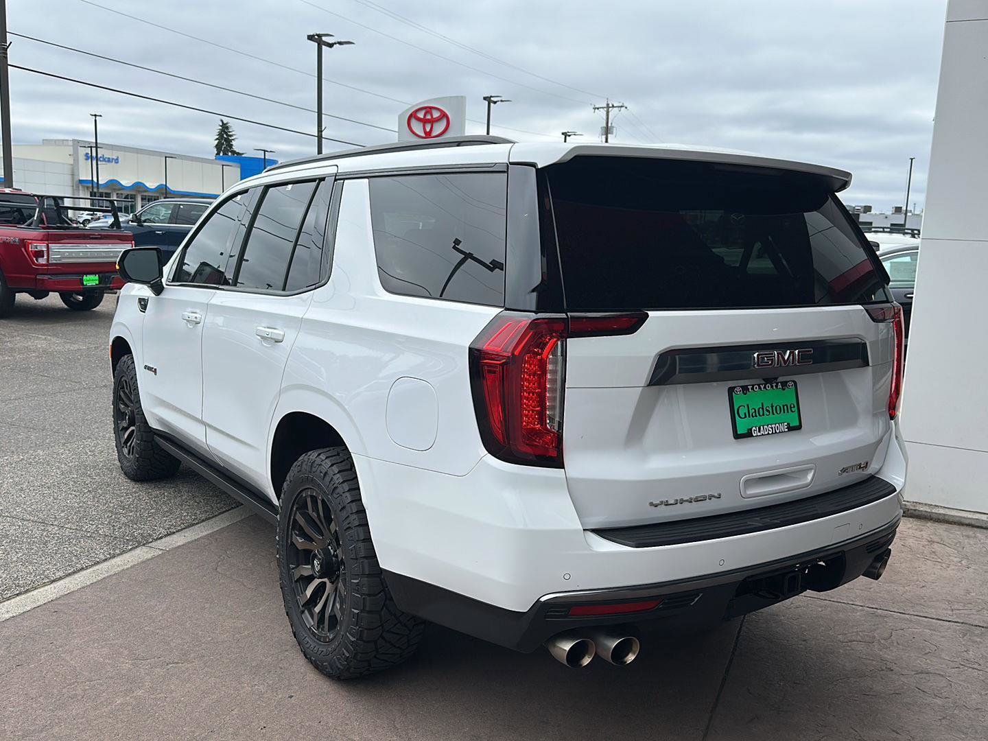 Used 2022 GMC Yukon AT4 w/ Max Trailering Package AWD/4WD image 4