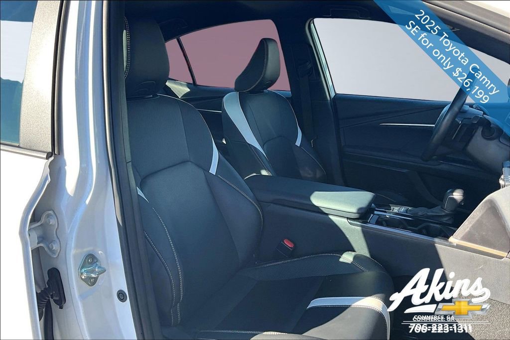 Used 2025 Toyota Camry SE image 19