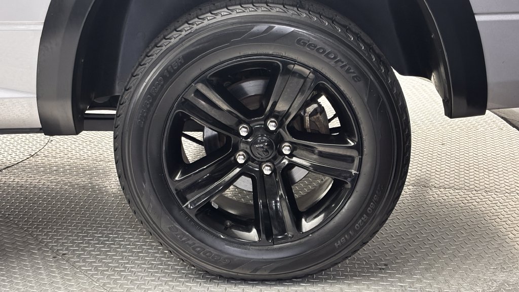 Used 2024 RAM 1500 Warlock AWD/4WD image 7