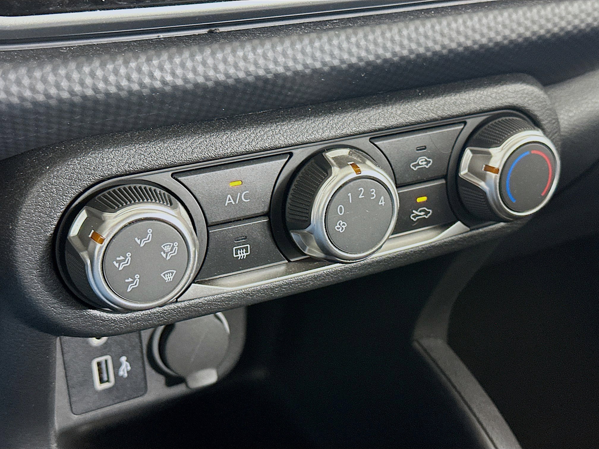 Used 2024 Nissan Kicks S image 23