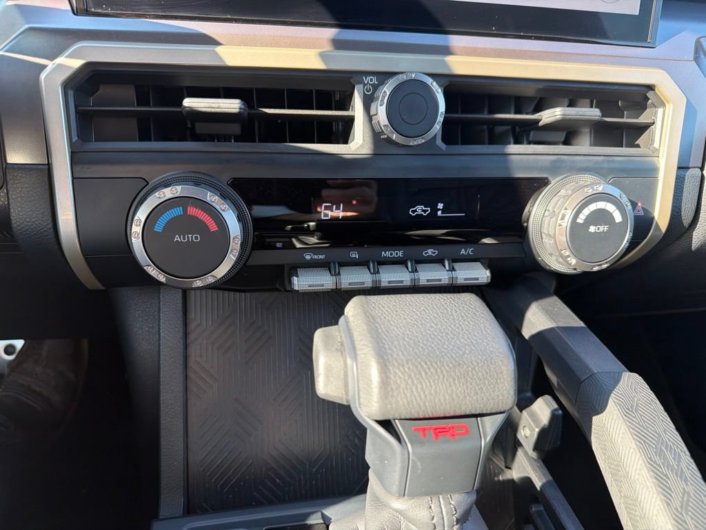 Used 2024 Toyota Tacoma TRD Sport AWD/4WD image 9
