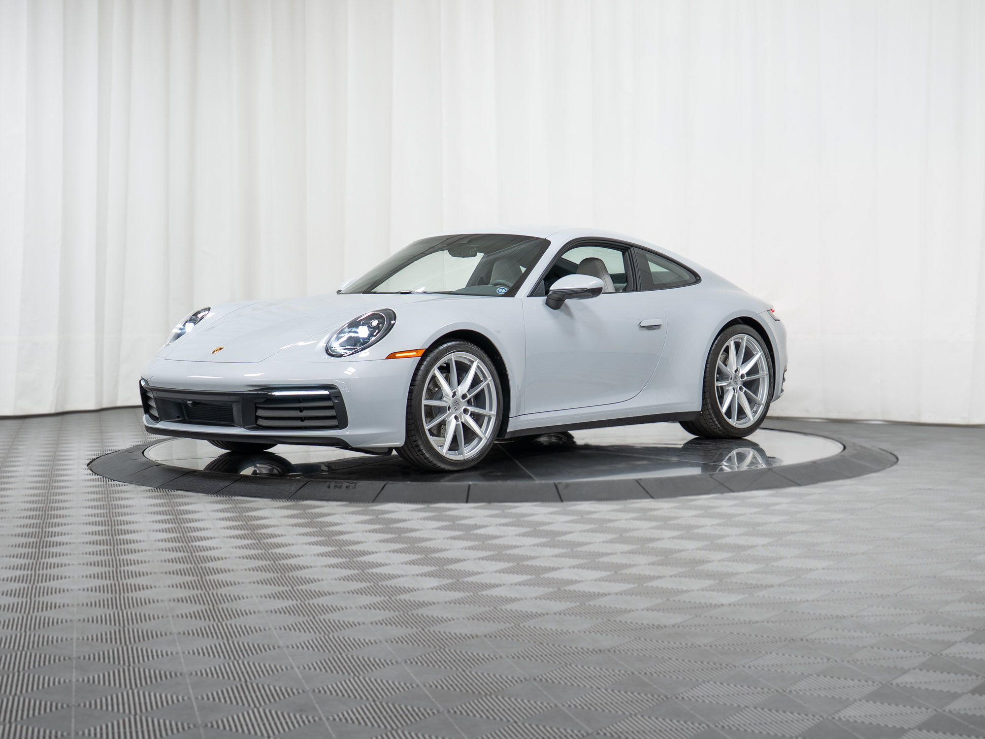 Certified 2024 Porsche 911 Carrera RWD image 33