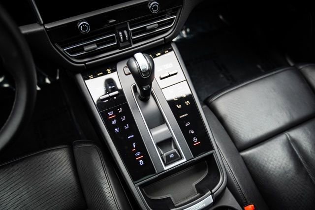 Used 2022 Porsche Macan S w/ Premium Package Plus image 40