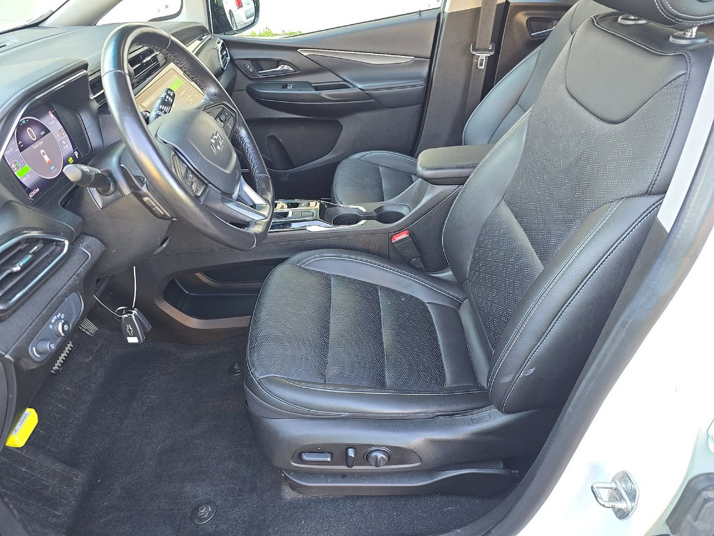 Used 2022 Chevrolet Bolt LT w/ Infotainment Package FWD image 5