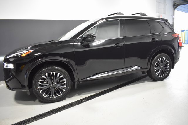 New 2026 Nissan Rogue Platinum image 2