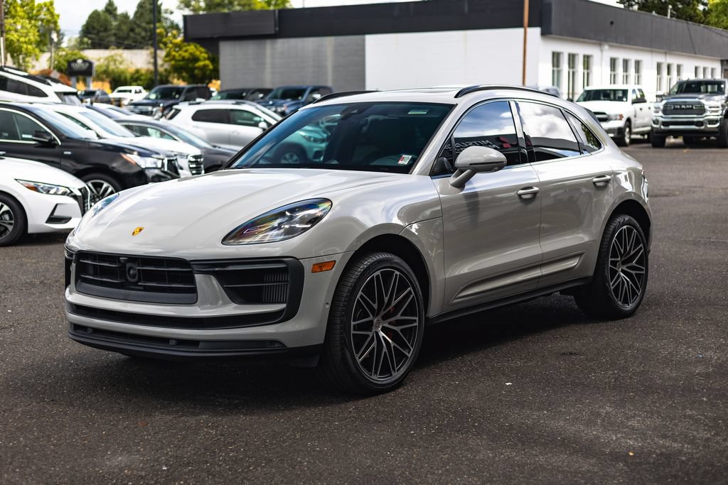 Used 2022 Porsche Macan S AWD/4WD image 4