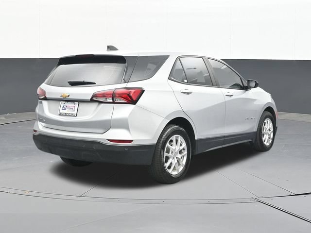 Used 2022 Chevrolet Equinox LS FWD image 14