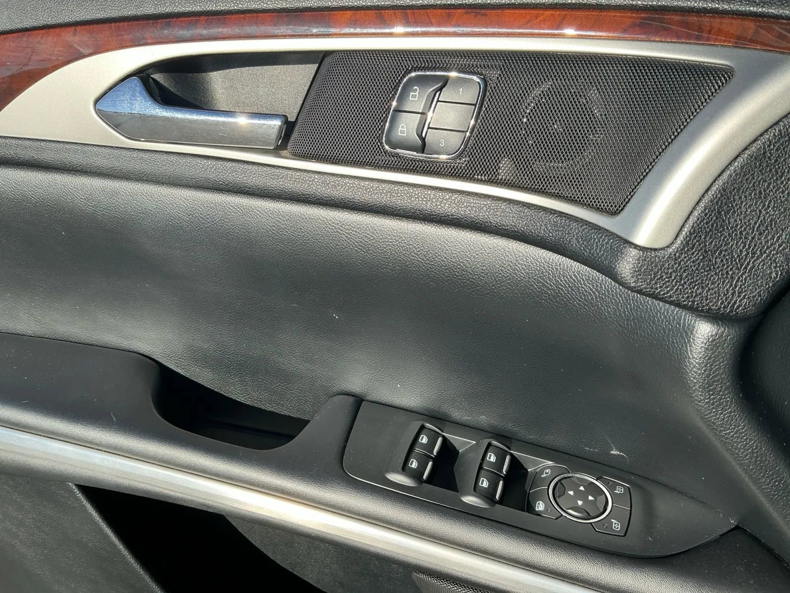 Used 2016 Lincoln MKZ w/ Equipment Group 300A Reserve image 9