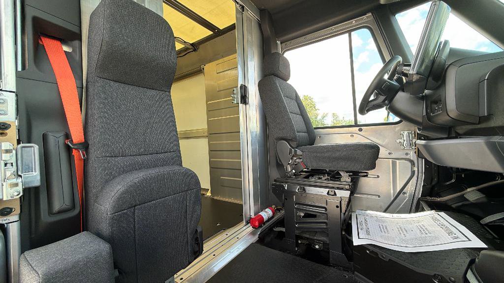 Used 2024 Chevrolet Brightdrop 600 w/ Commercial Equipment Package AWD/4WD image 29