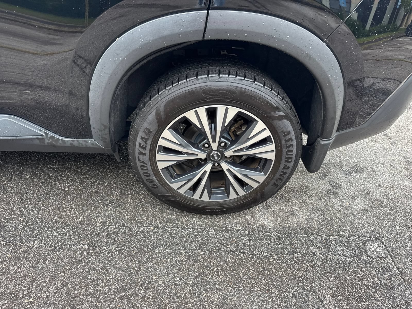 Used 2023 Nissan Rogue SV FWD image 19