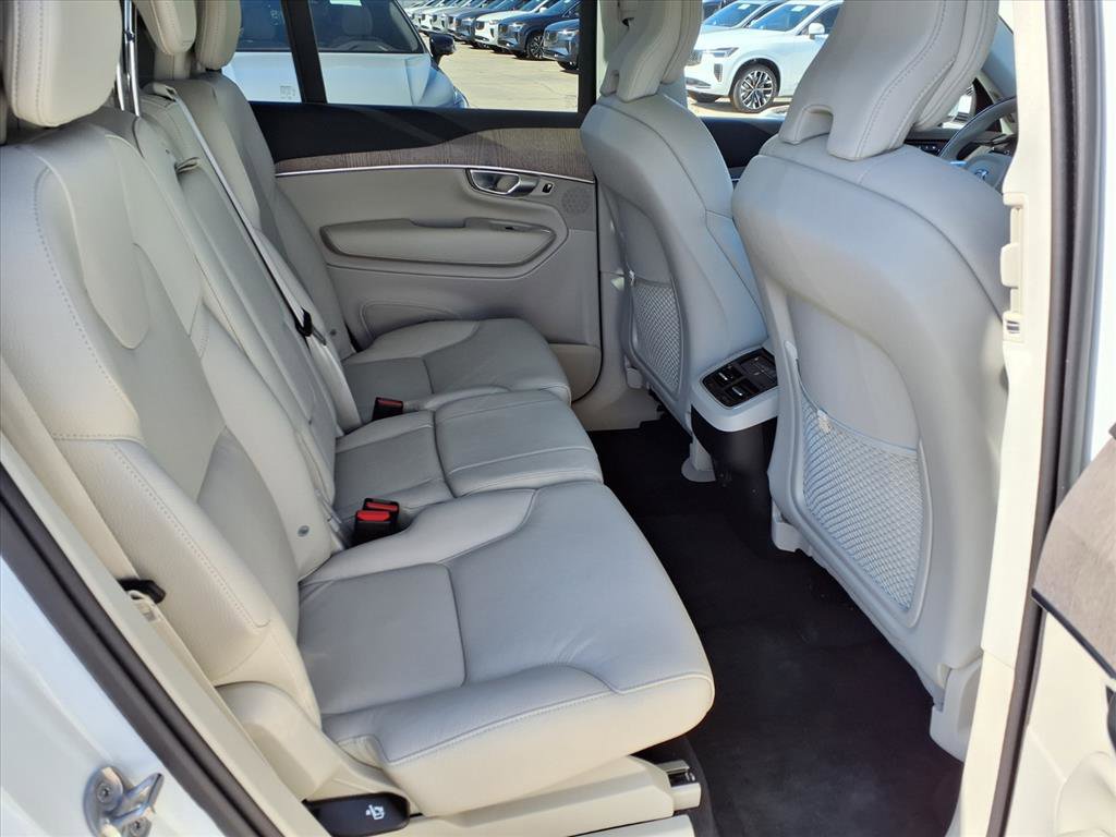 Certified 2024 Volvo XC90 B6 Plus image 15