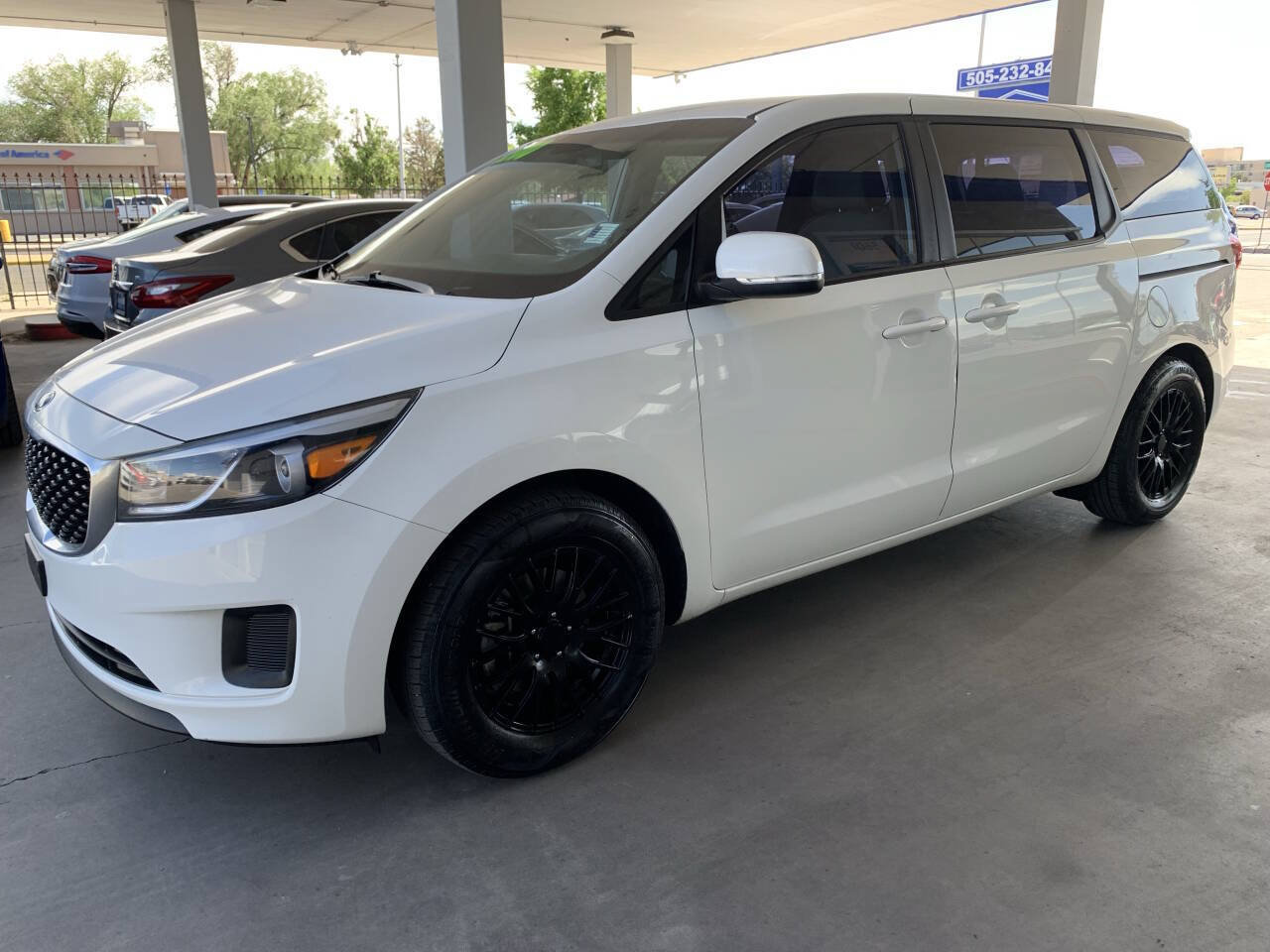 Used 2016 Kia Sedona L FWD image 3