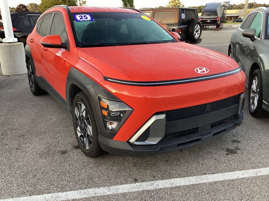 Used 2025 Hyundai Kona SEL FWD image 2