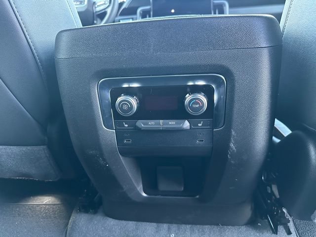 Used 2026 GMC Yukon AT4 w/ AT4 Premium Package AWD/4WD image 33