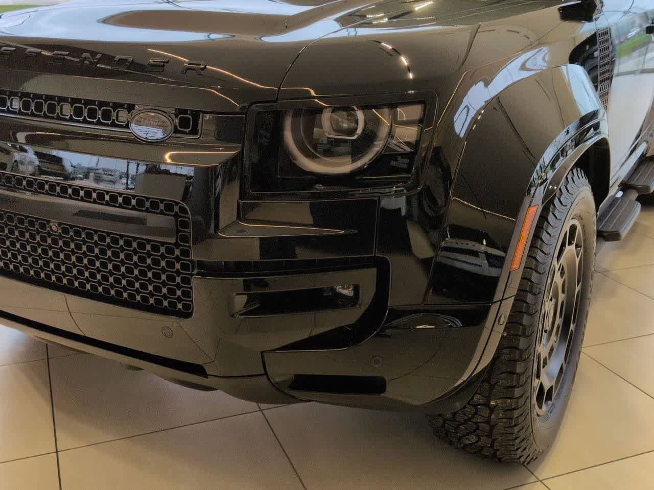 New 2026 Land Rover Defender 110 OCTA AWD/4WD image 9