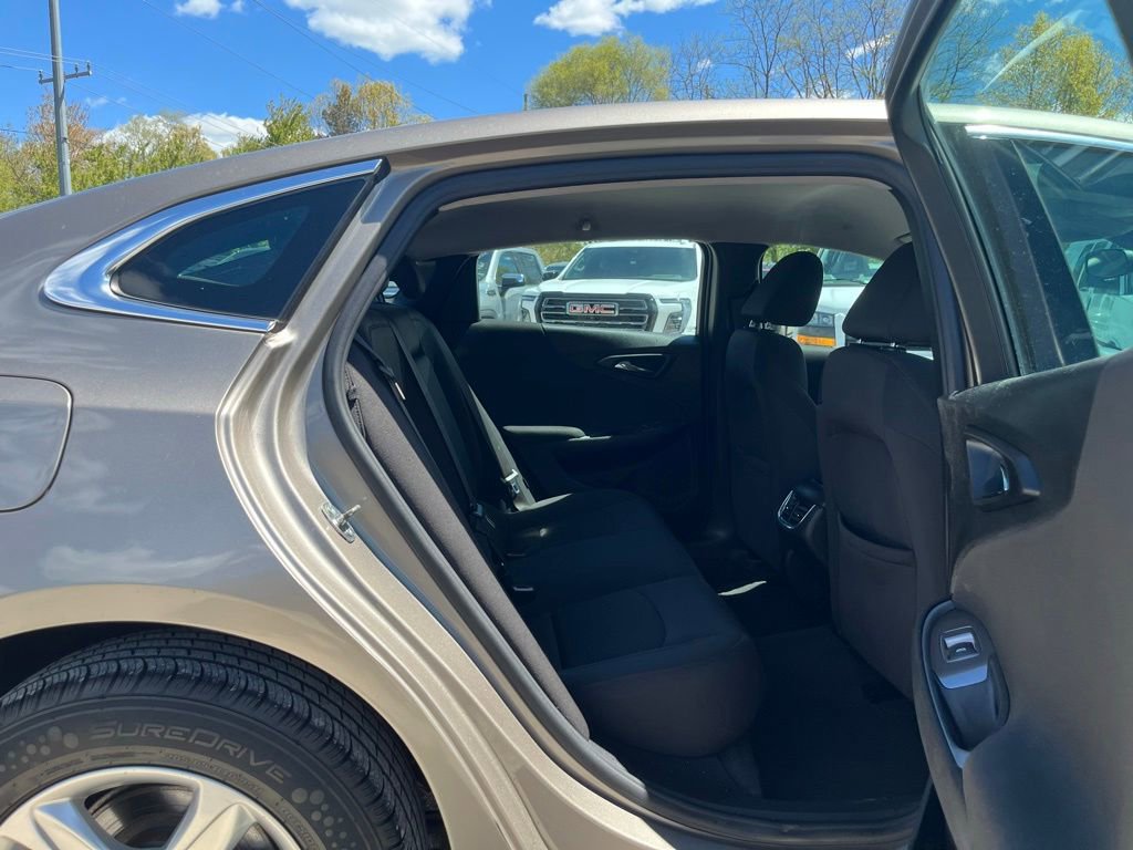 Used 2022 Chevrolet Malibu LT FWD image 24
