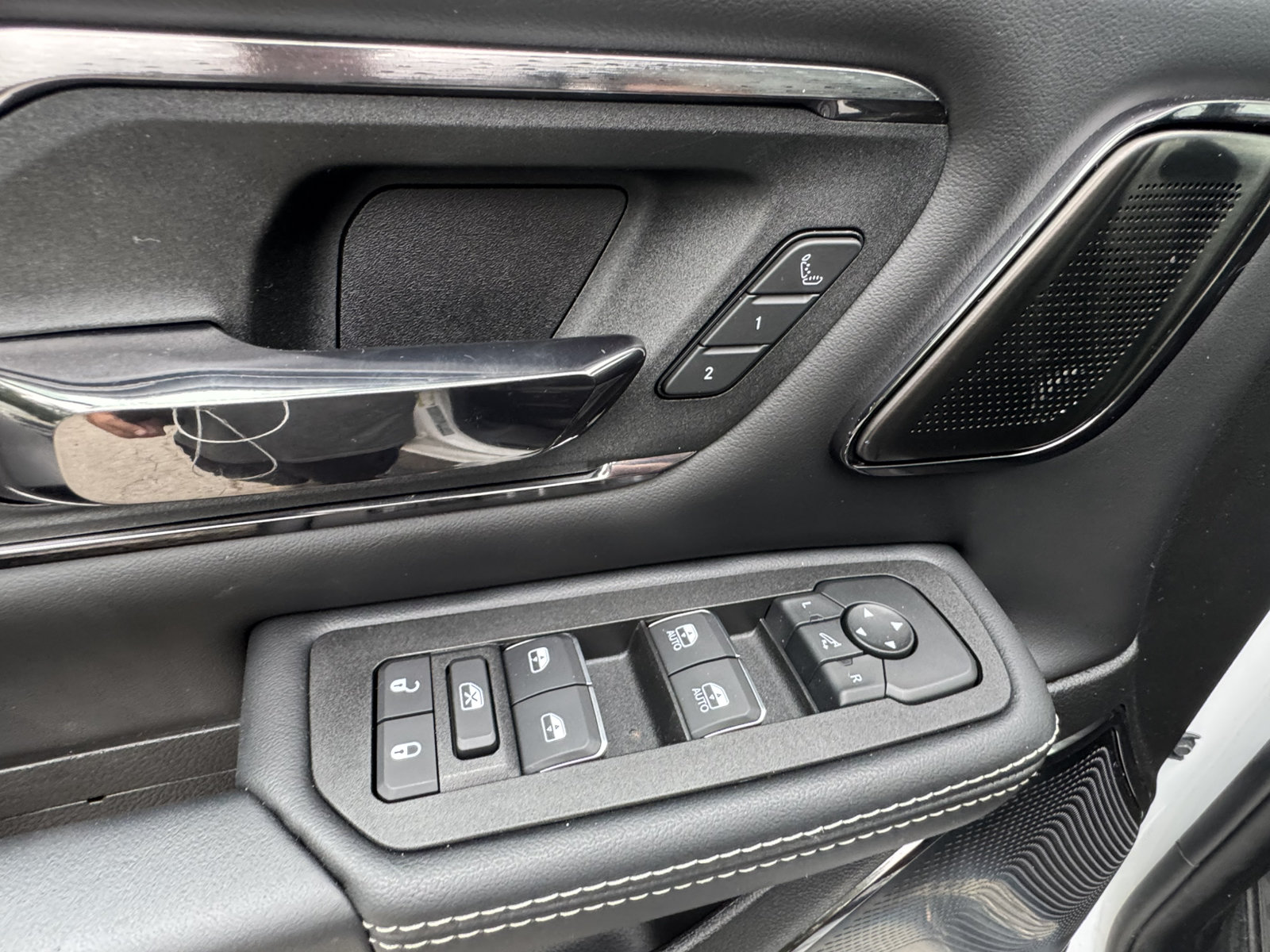Used 2026 RAM 1500 Limited AWD/4WD image 13