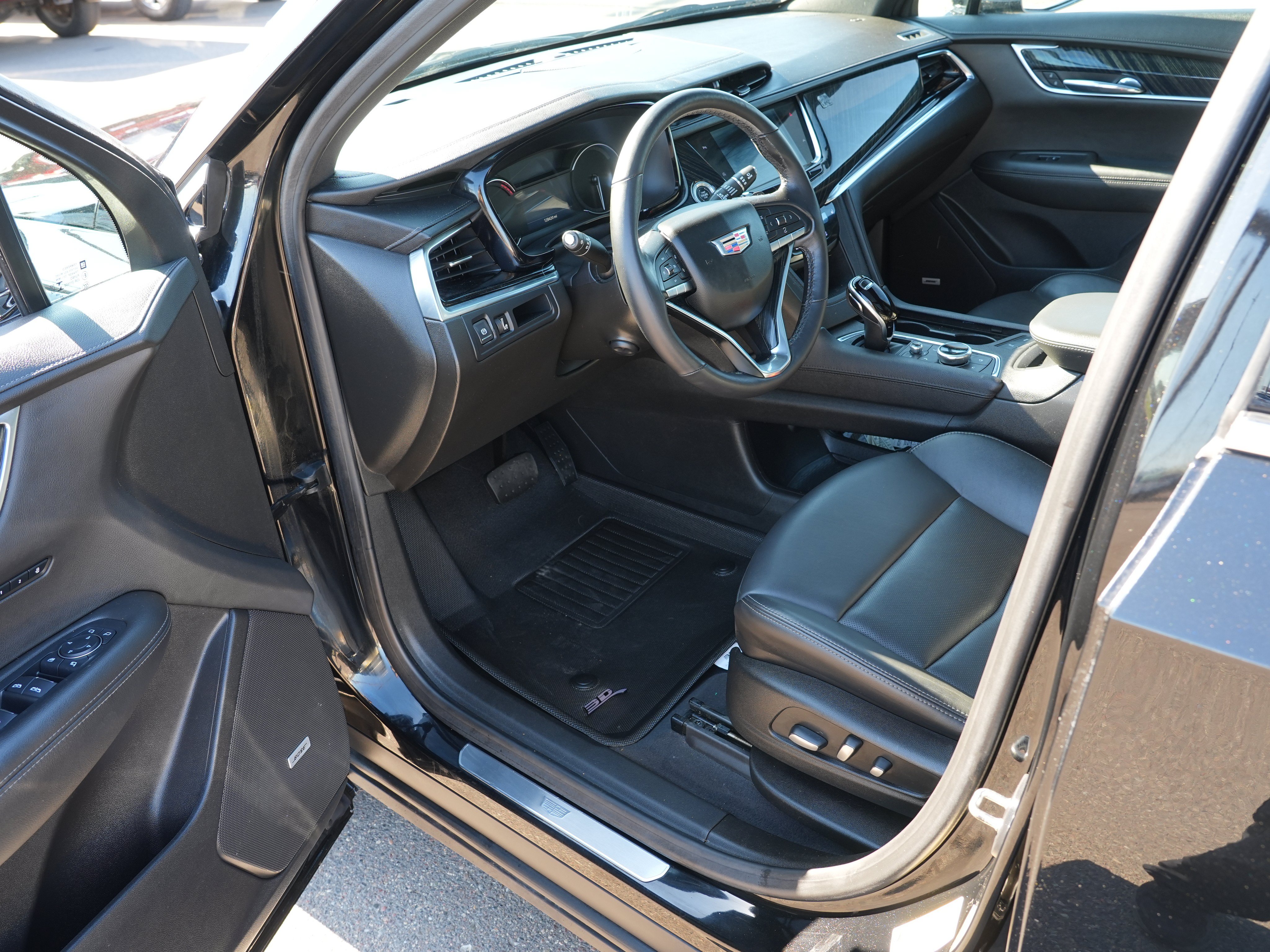 Used 2022 Cadillac XT6 Premium Luxury AWD/4WD image 13