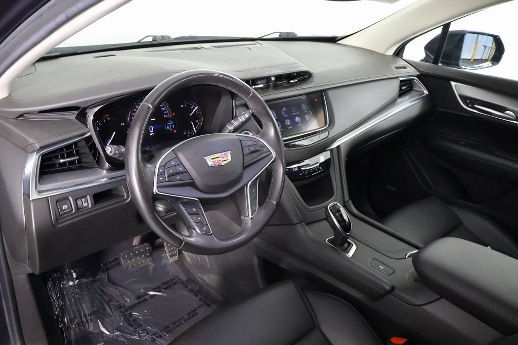 Used 2018 Cadillac XT5 Luxury w/ Driver Awareness Package FWD image 7