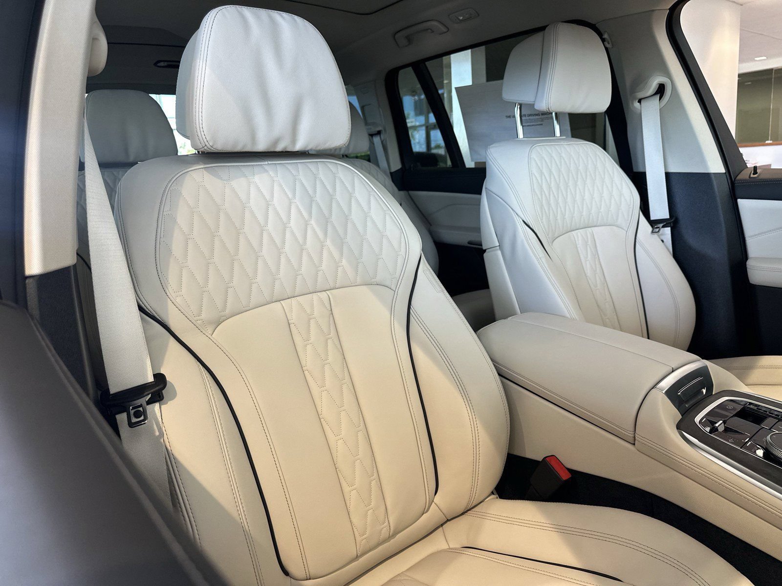 New 2027 BMW X7 xDrive40i w/ Premium Package AWD/4WD image 16