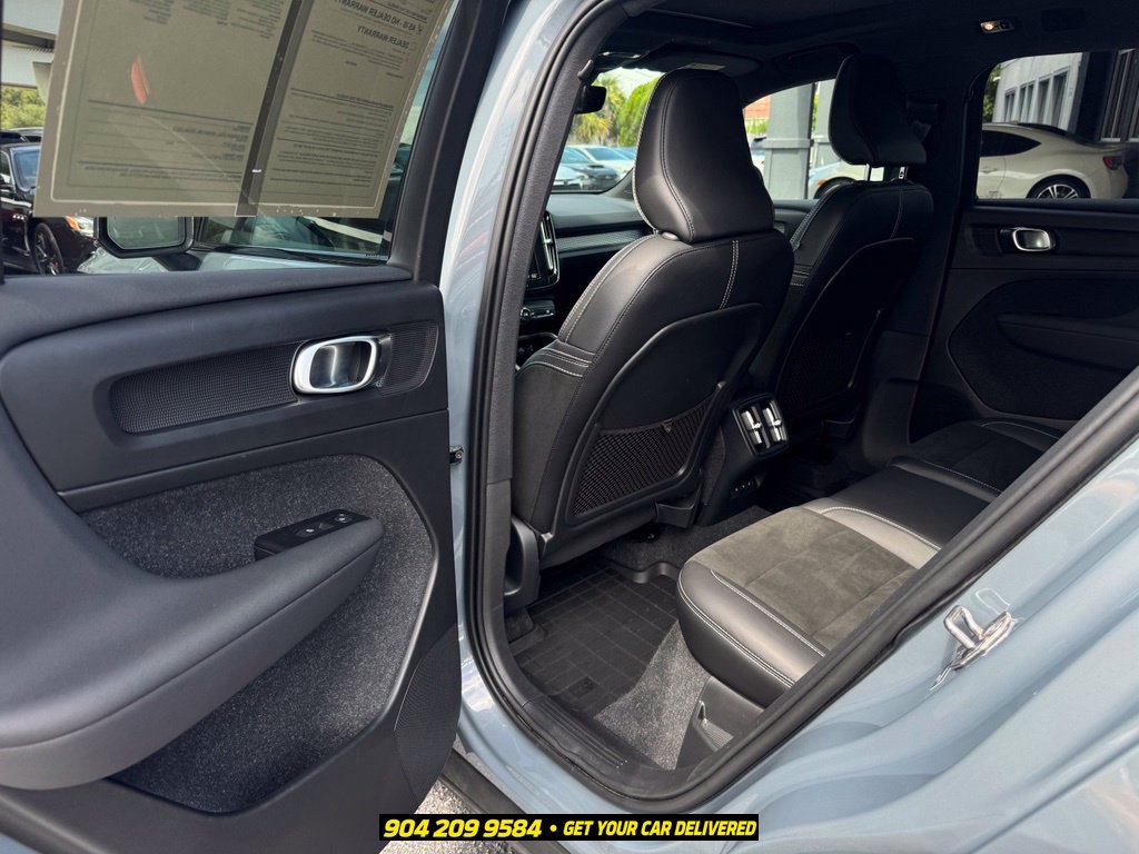 Used 2022 Volvo XC40 T5 R-Design w/ Climate Package AWD/4WD image 26