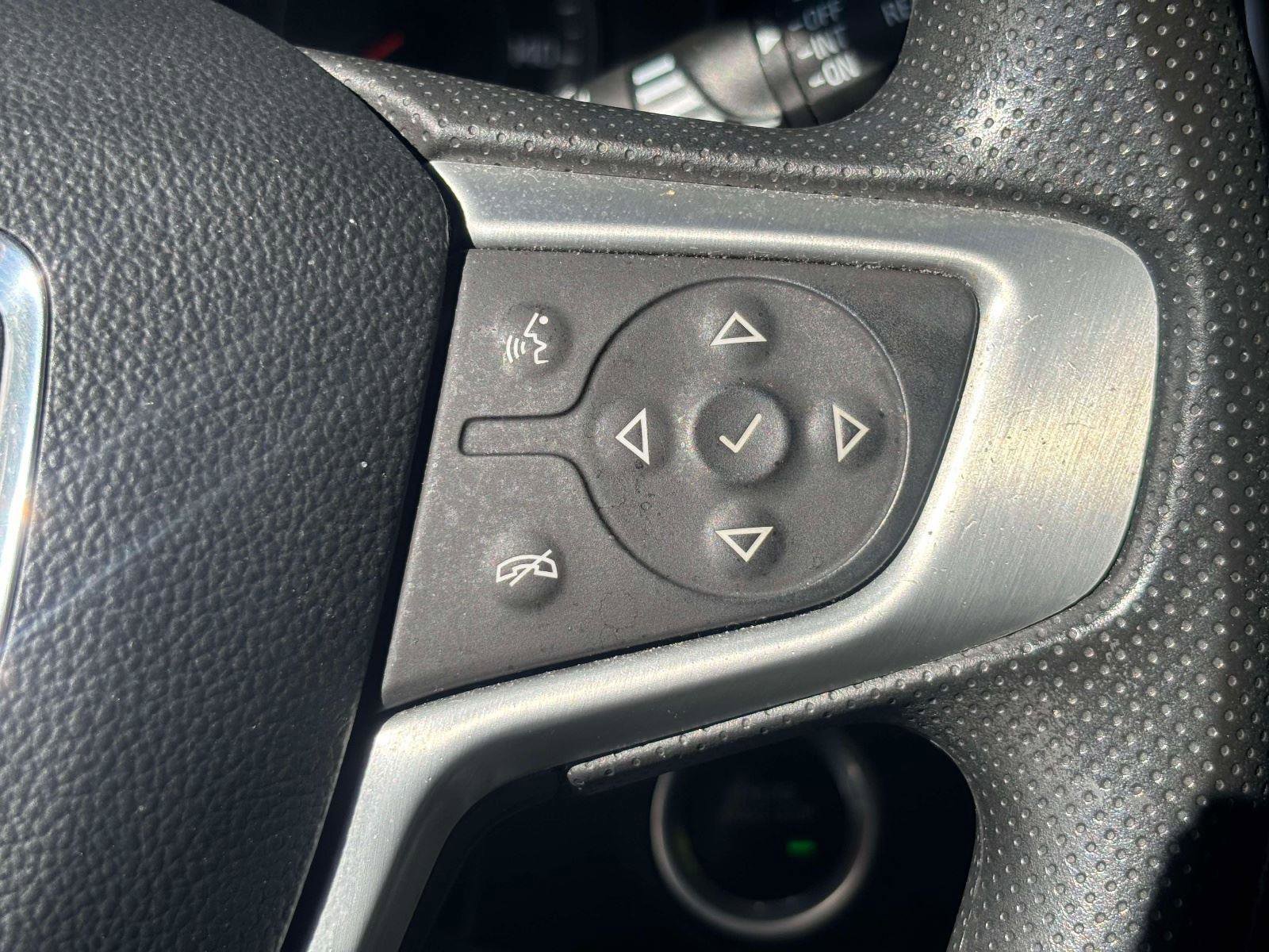 Used 2022 GMC Terrain SLE w/ Driver Convenience Package image 24