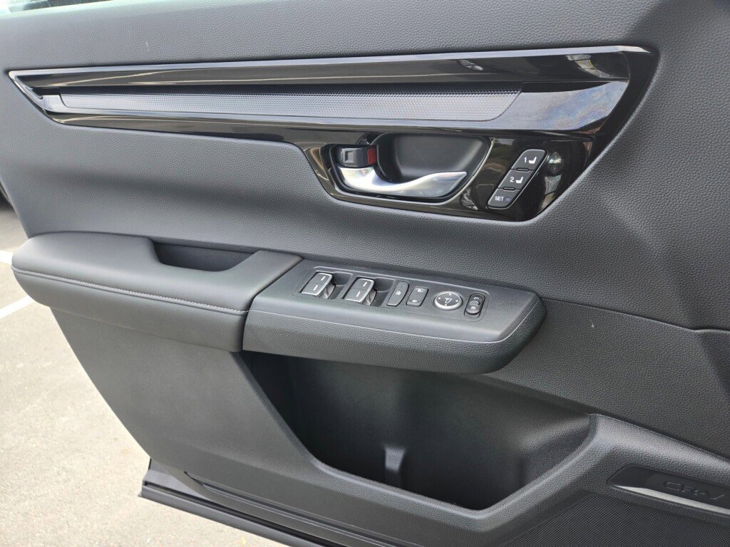 Certified 2025 Honda CR-V EX-L image 17