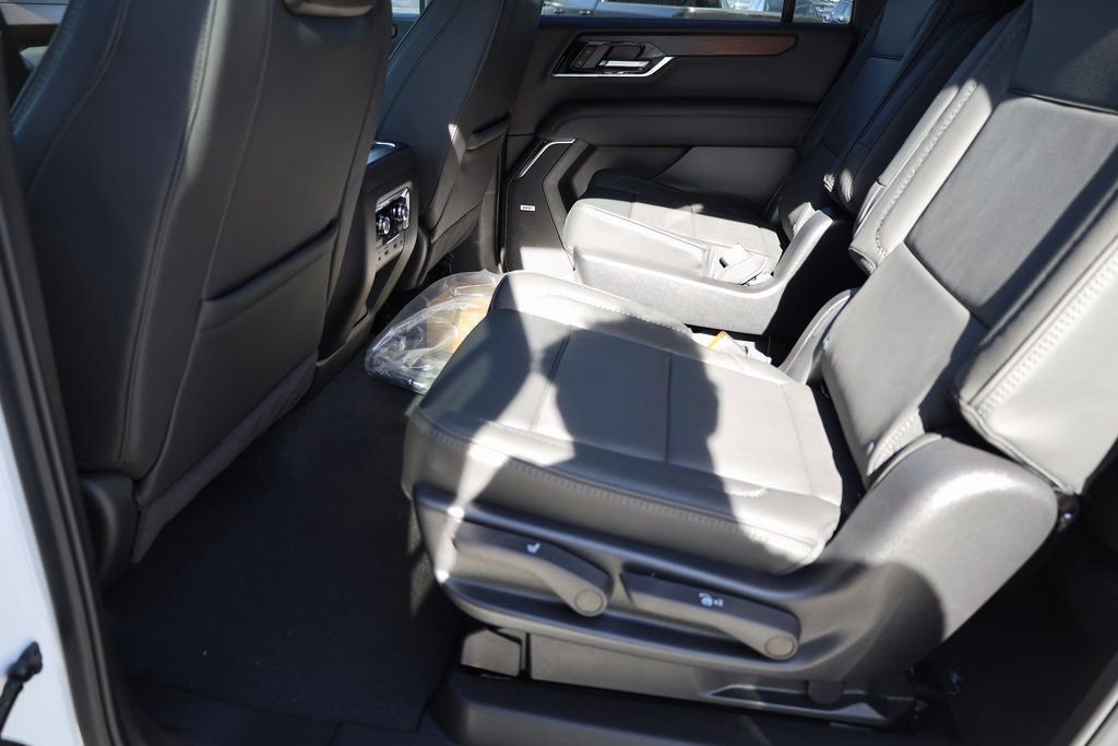 New 2026 GMC Yukon XL Denali w/ Advanced Technology Package image 17