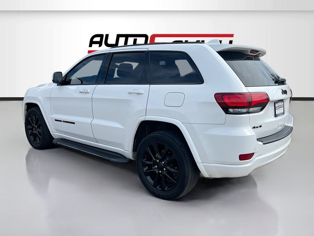 Used 2020 Jeep Grand Cherokee Altitude AWD/4WD image 5