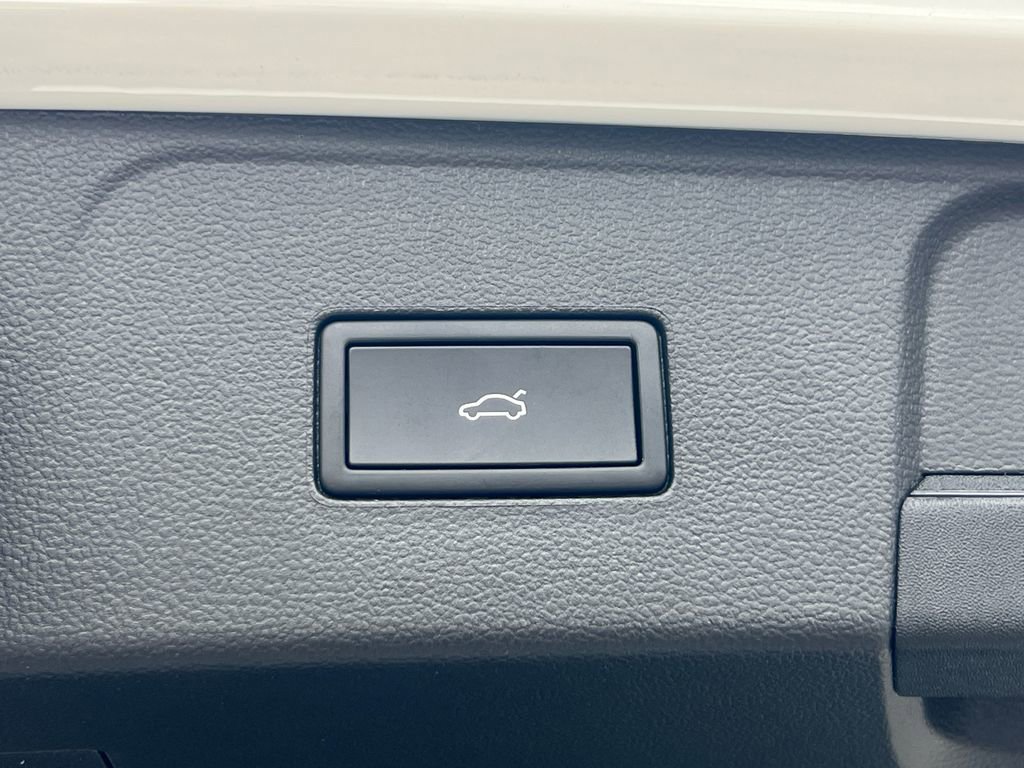 New 2026 Volkswagen Atlas SEL Premium R-Line image 18