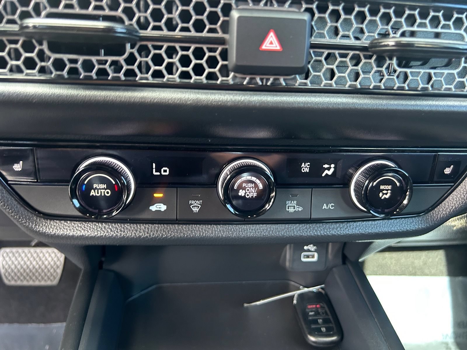 Certified 2025 Honda HR-V Sport image 25