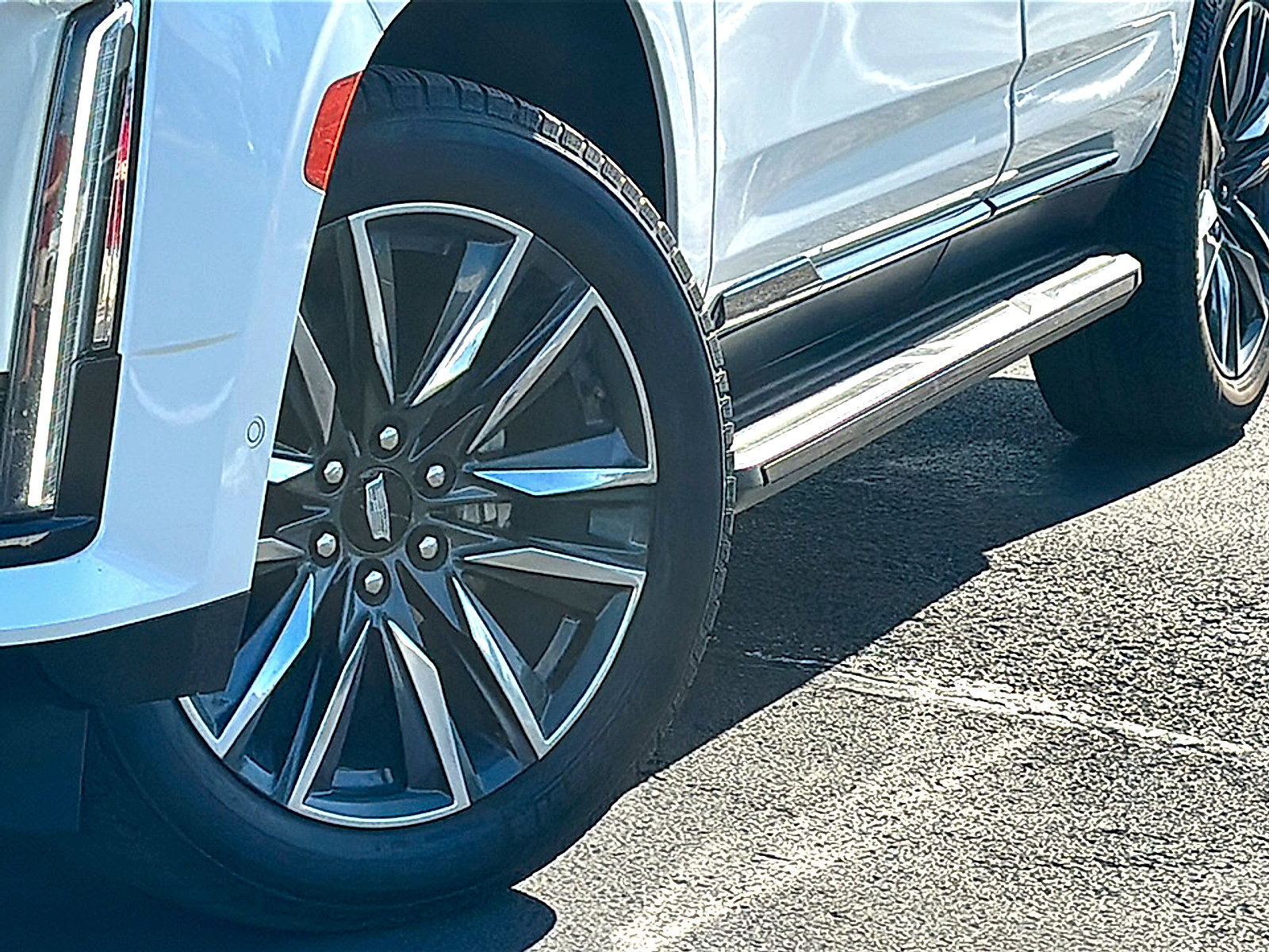 Used 2021 Cadillac Escalade Sport RWD image 3