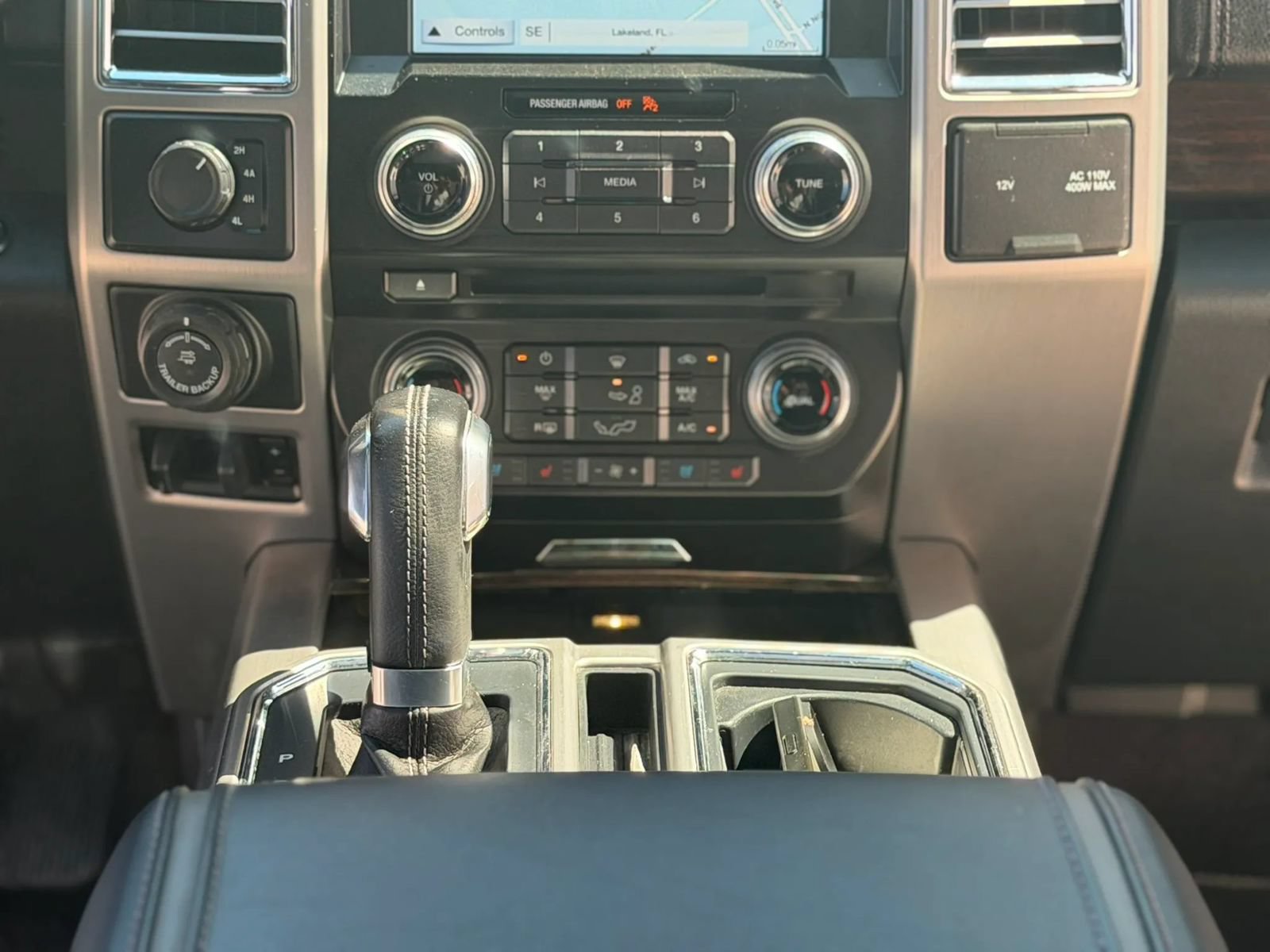 Used 2016 Ford F150 Platinum w/ Equipment Group 701A Luxury AWD/4WD image 36