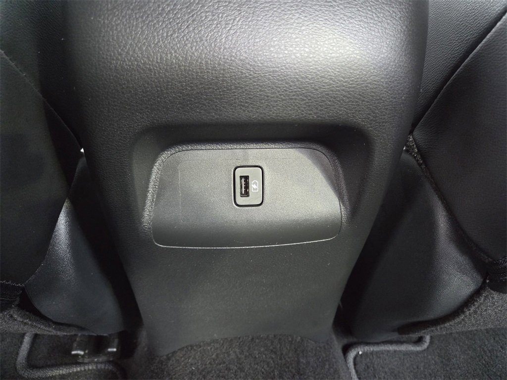 Used 2025 Nissan Sentra SR w/ SR Premium Package image 18