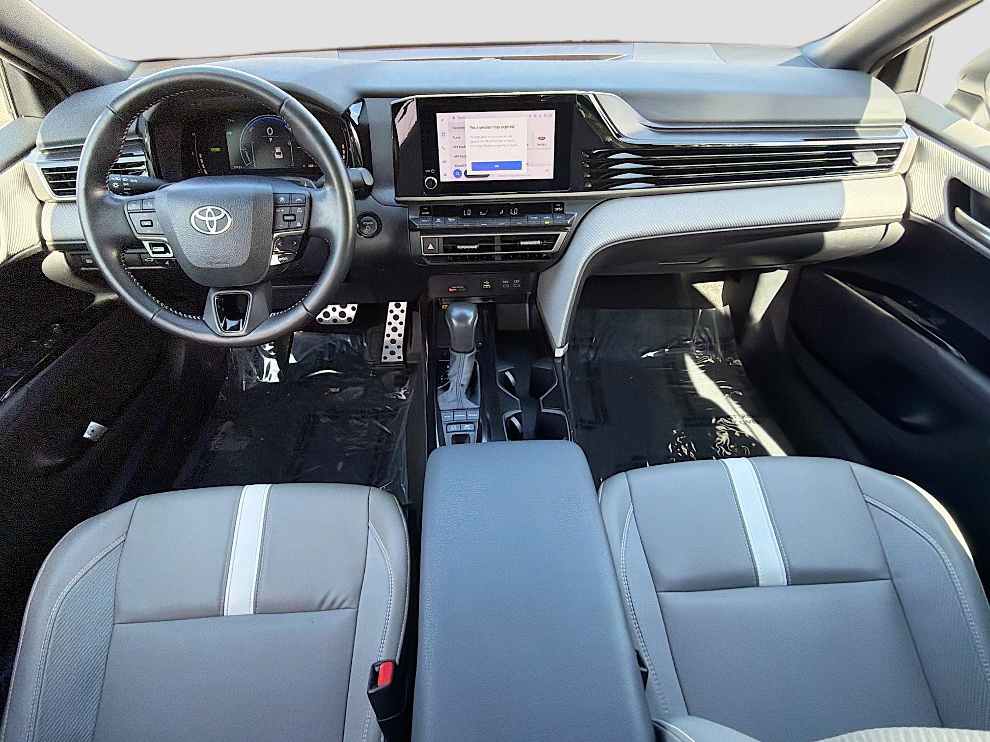 Used 2025 Toyota Camry SE image 14