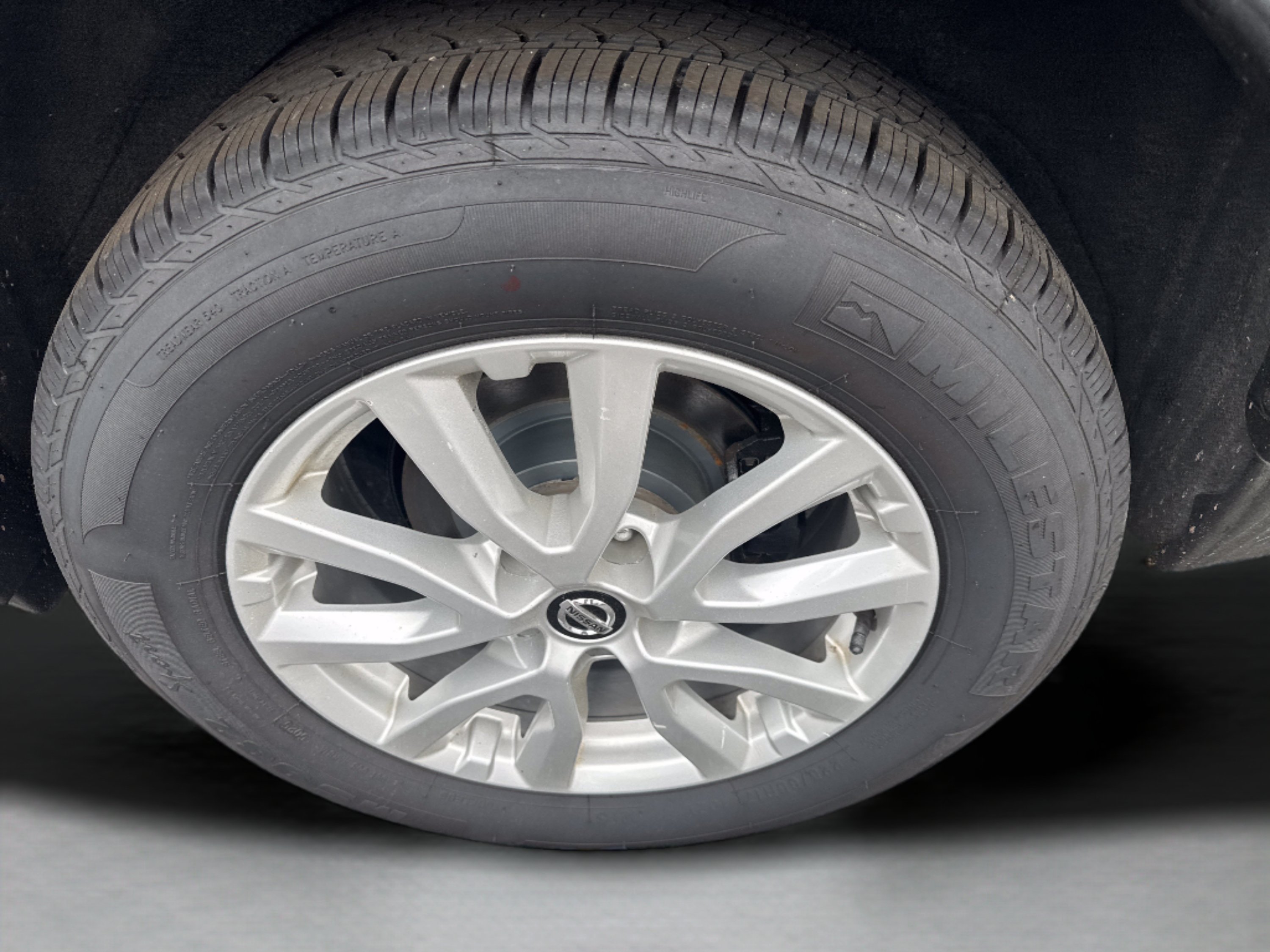 Used 2019 Nissan Rogue SV AWD/4WD image 9