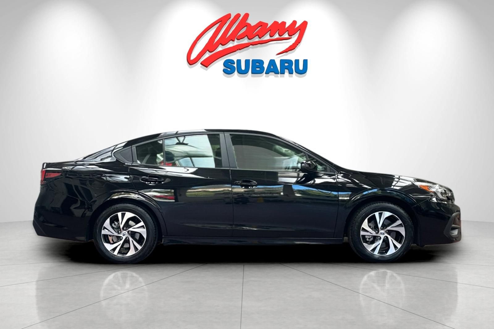 Used 2025 Subaru Legacy Premium image 3